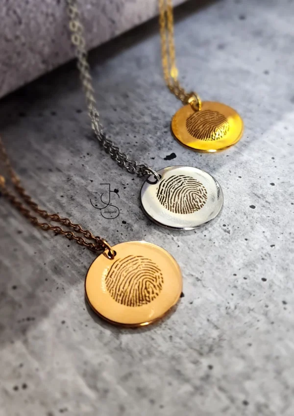 IMPRINT-DISCS - customized metallic disc necklace with Finger expression