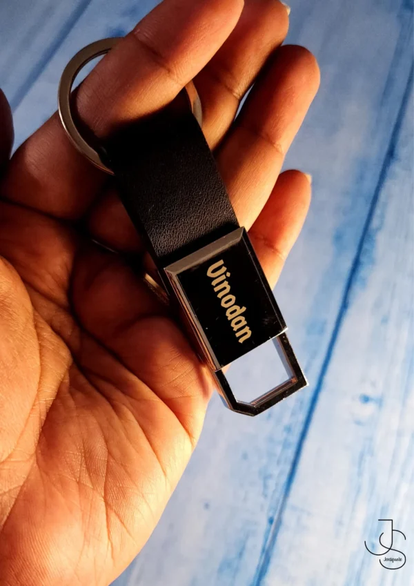 Customised leather keychain with engraving