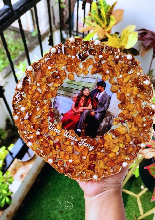 FLORO-STORO - garland preservation in Picture resin frame - 8 inch