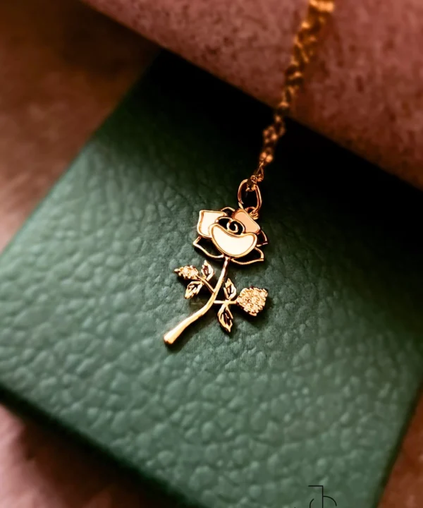 MISS ROSE GOLD ROSES - Statement necklace piece for her