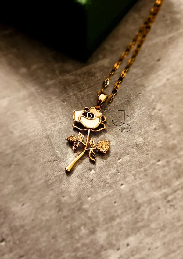 MISS ROSE GOLD ROSES - Statement necklace piece for her
