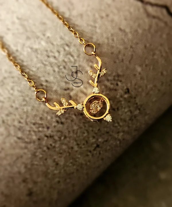 MISS REINDEERS - Rose Gold statement necklace