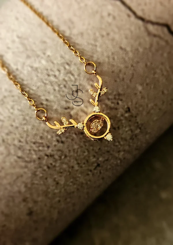 MISS REINDEERS - Rose Gold statement necklace