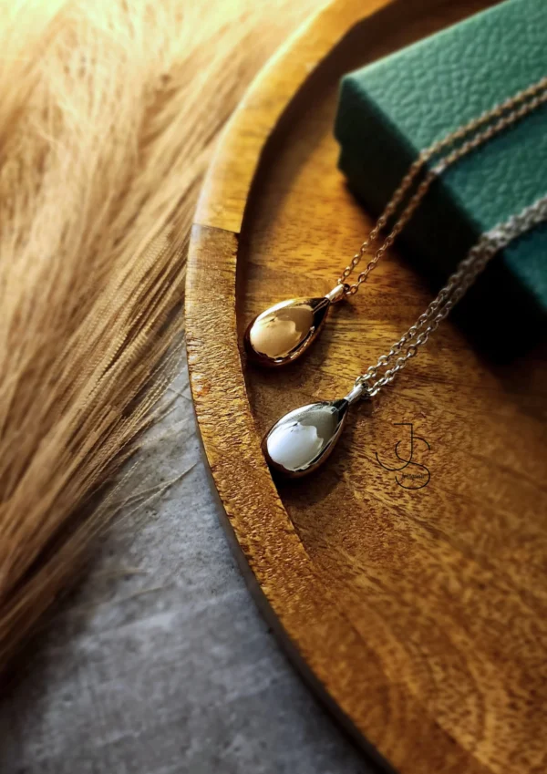 MISS CHIC -Metallic drop necklace
