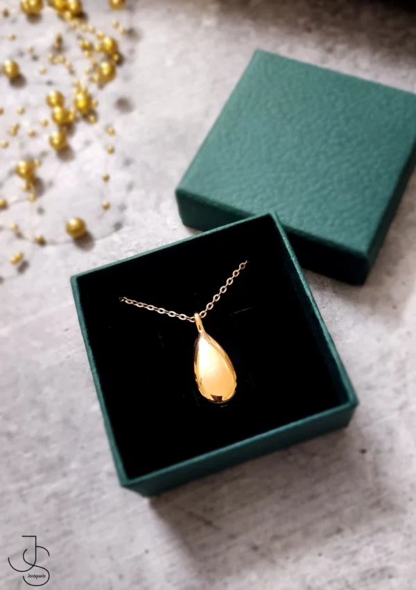 MISS CHIC -Metallic drop necklace